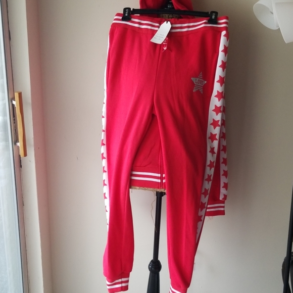 Red/White Love Star Sweatsuit - Picture 2 of 5